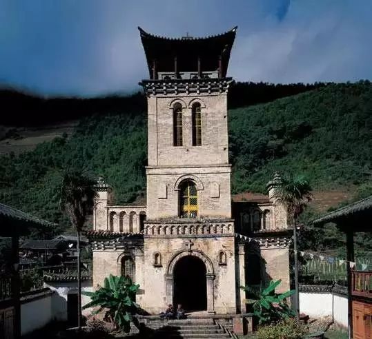 云南鲁都克天主教堂：深山中的法国式建筑