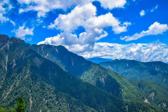 台湾玉山：东亚最高的山峰