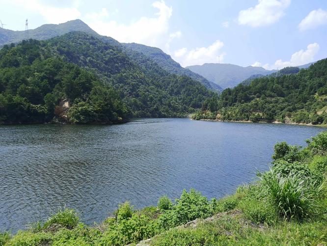 上善湖：骊山圣境中的老子思想与自然之美