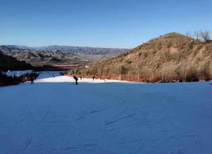 五指山滑雪场：冬季运动的绝佳去处