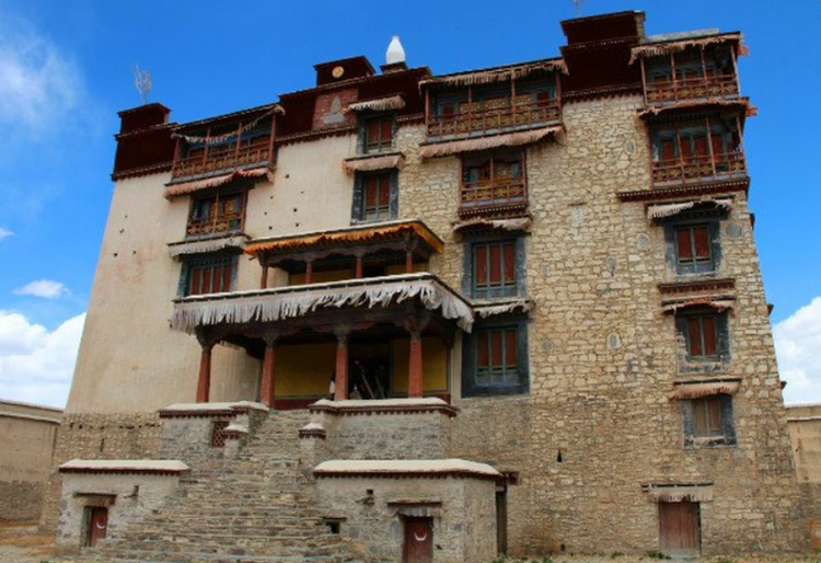 朗赛岭庄园：西藏封建历史的见证与农奴社会的缩影