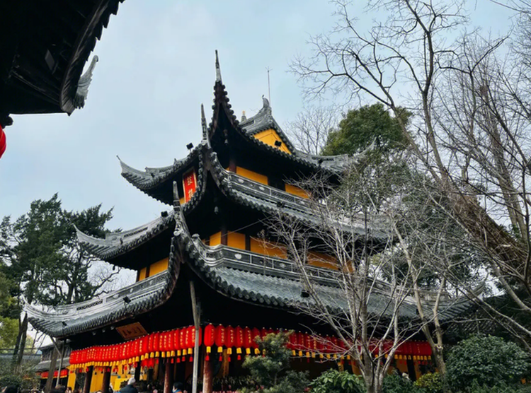 上海龙华寺：历史与文化的交汇