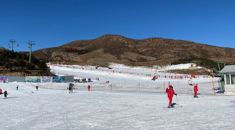 太伟滑雪场：内蒙古西部滑雪的天堂